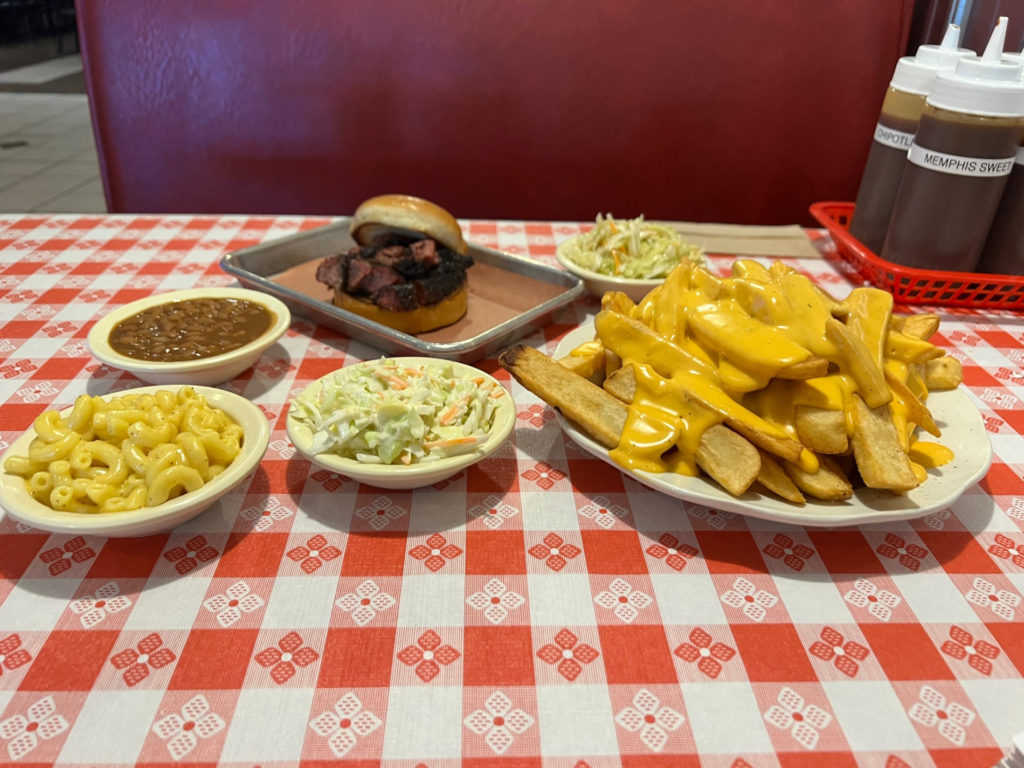 Smoky's House BBQ - Barbecue Restaurant in Savoy, IL