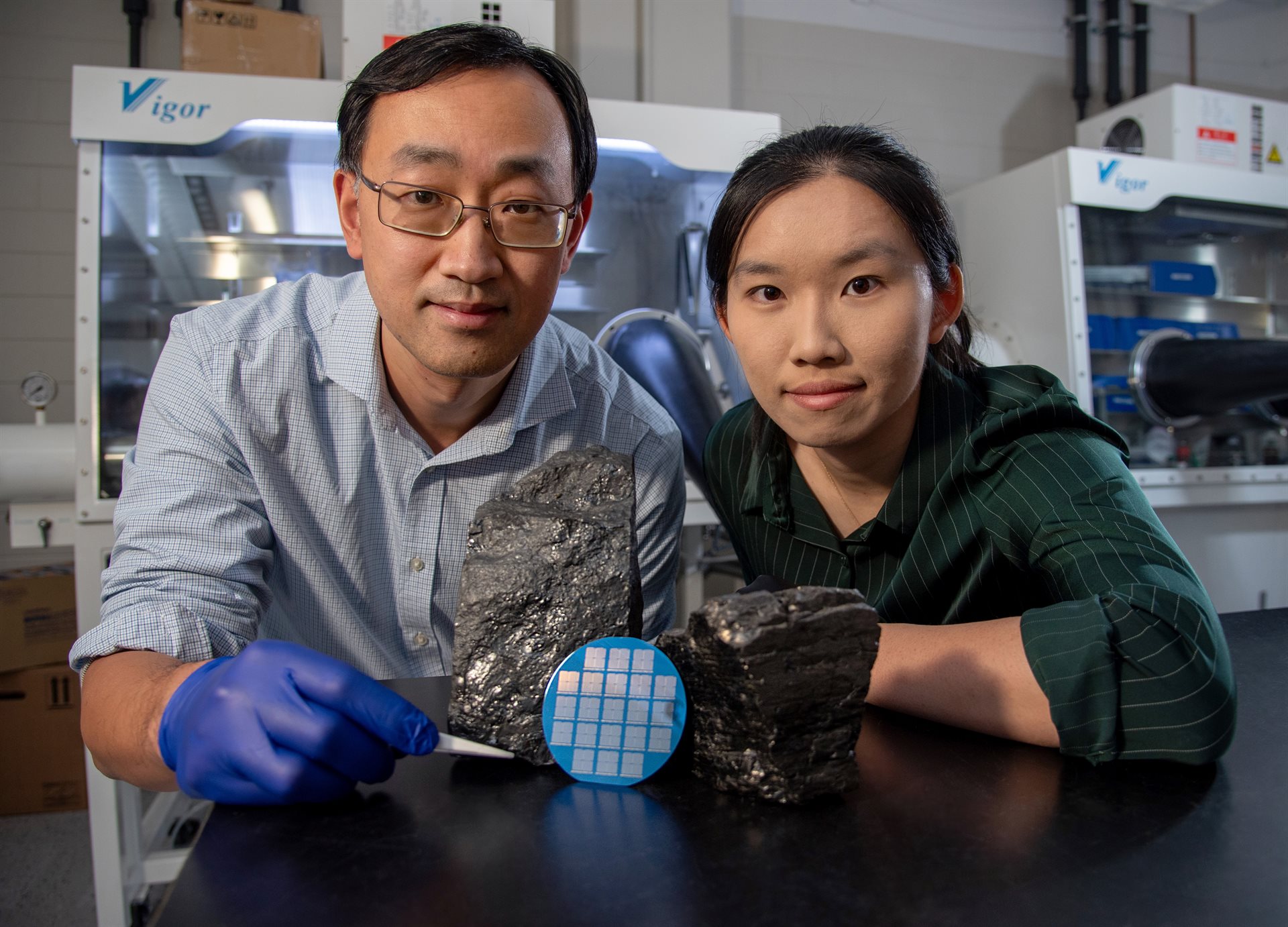 A research team from U of I is turning coal into electronic devices